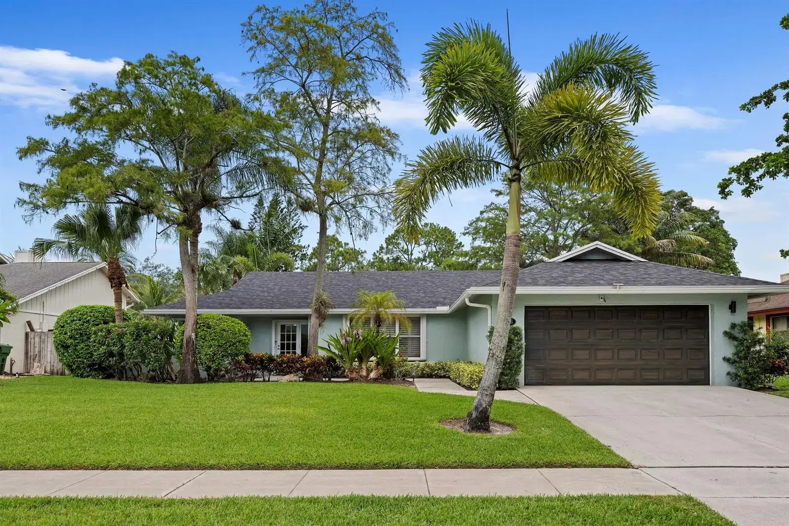 3 bedroom 2 bath Residential Lease for rent at 756 Juniper Place, Wellington FL 33414