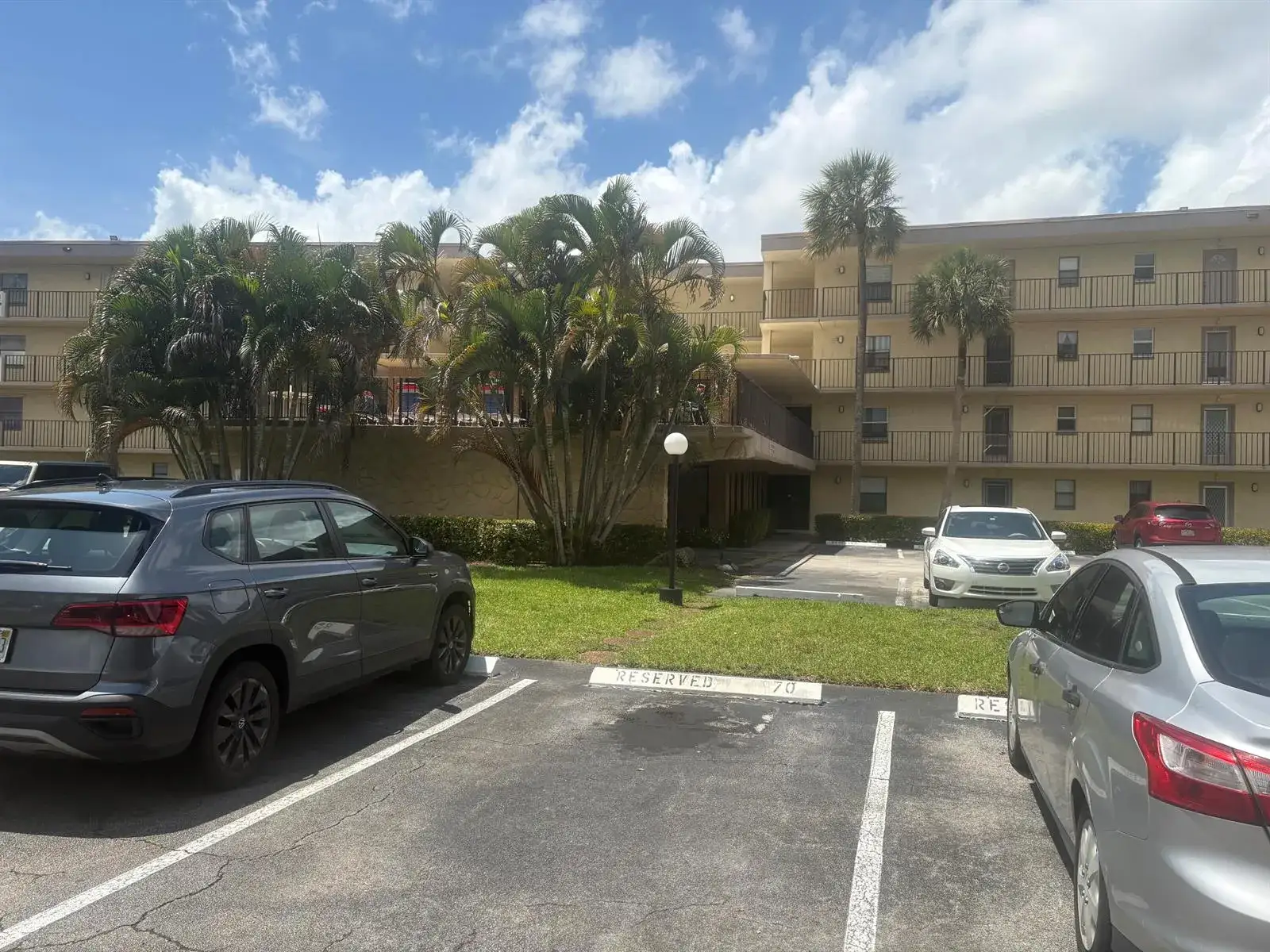 2 bedroom 2 bath Residential for sale at 9355 SW 8th Street # 225, Boca Raton FL 33428