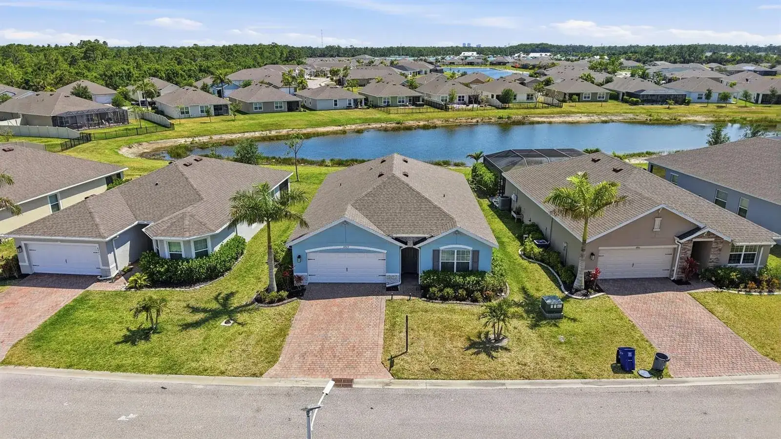 4 bedroom 2 bath Residential for sale at 8909 Cascade Price Circle, FL 33917