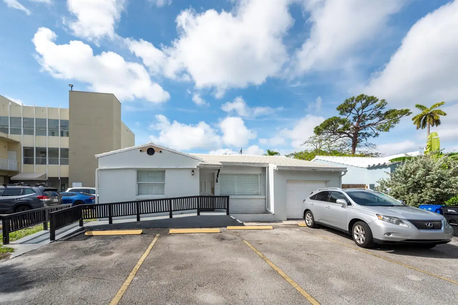4 bedroom 2 bath Residential Lease for rent at 412 SE 17th Street, Fort Lauderdale FL 33316