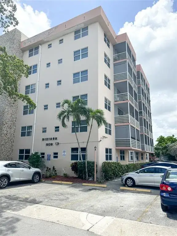 2 bedroom 1 bath Residential for sale at 1830 Dixianna Street # 201, Hollywood FL 33020