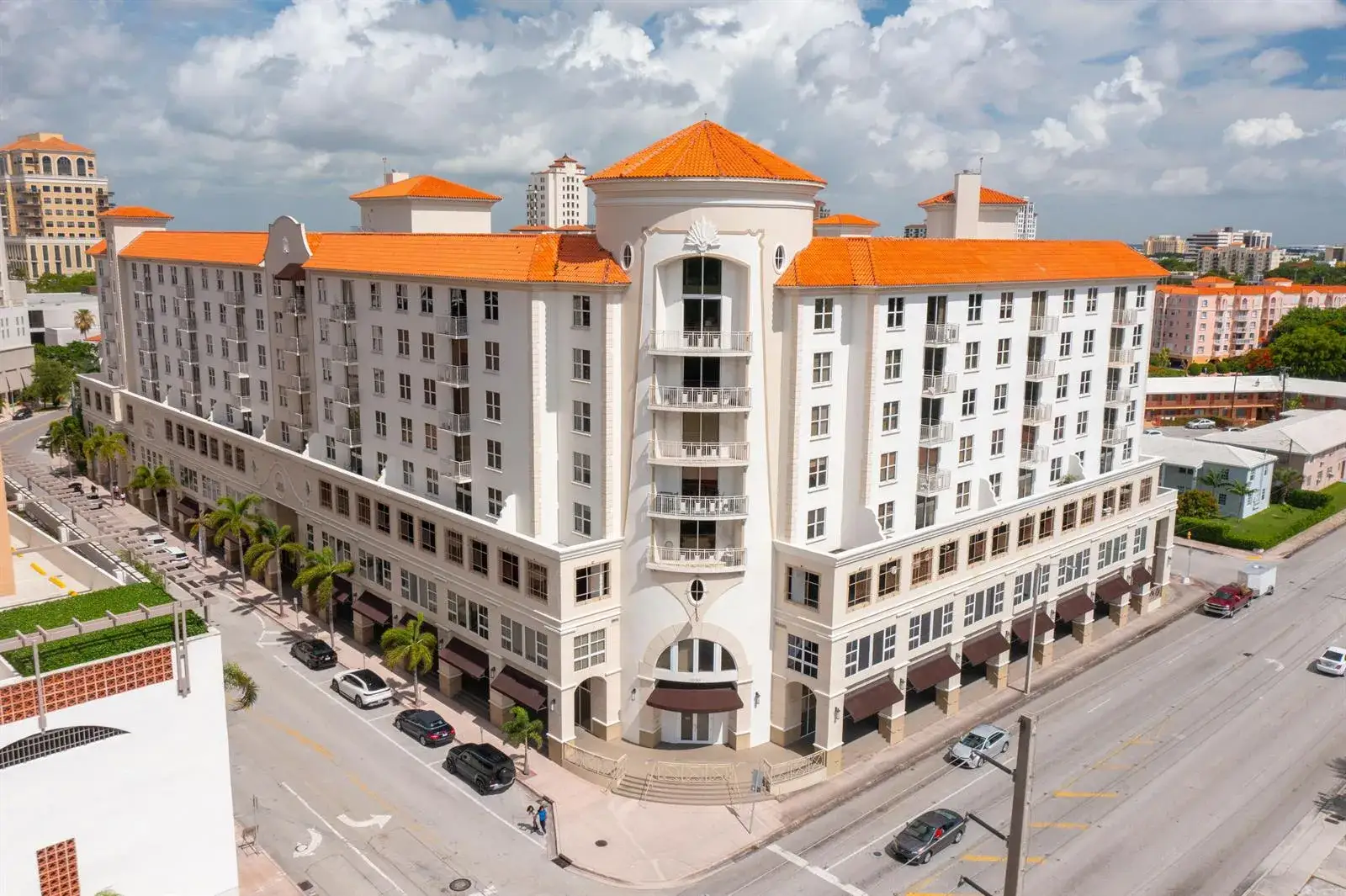 2 bedroom 2 bath Residential for sale at 2030 S Douglas Road # 807, Coral Gables FL 33134