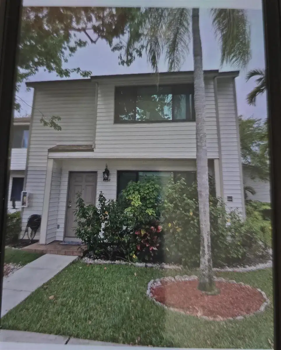 3 bedroom 2 bath Residential for sale at 9752 NW 37th Street # 7g, Sunrise FL 33351