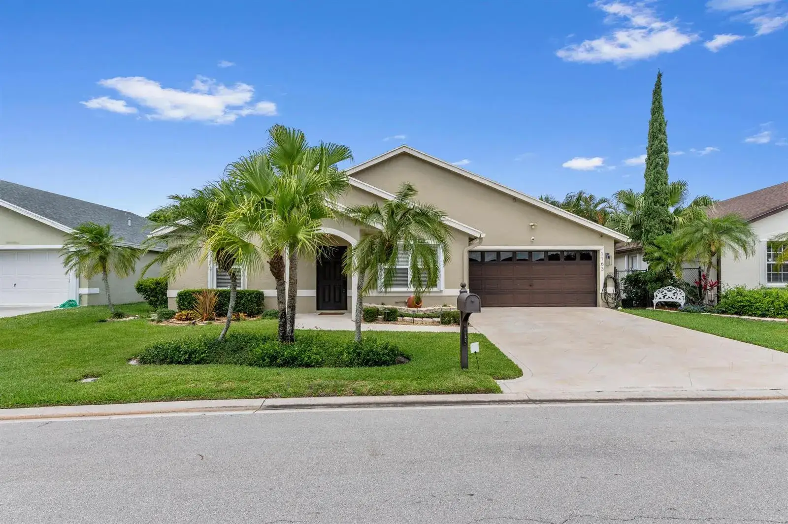 3 bedroom 2 bath Residential for sale at 1163 Peninsula Way, FL 33413