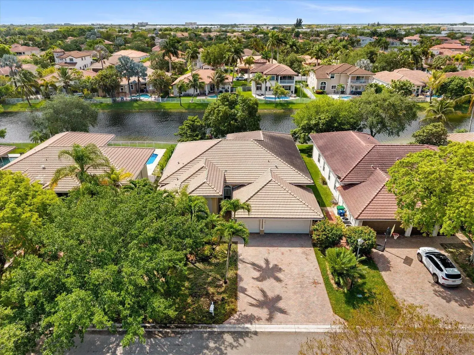 5 bedroom 3 bath Residential for sale at 12420 NW 50th Place, Coral Springs FL 33076