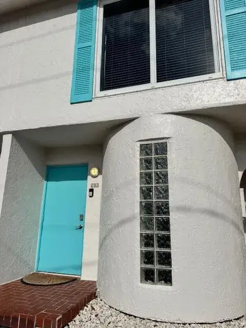 1 bedroom 1 bath Residential Lease for rent at 1800 N Ocean Drive # 203, Hollywood FL 33019