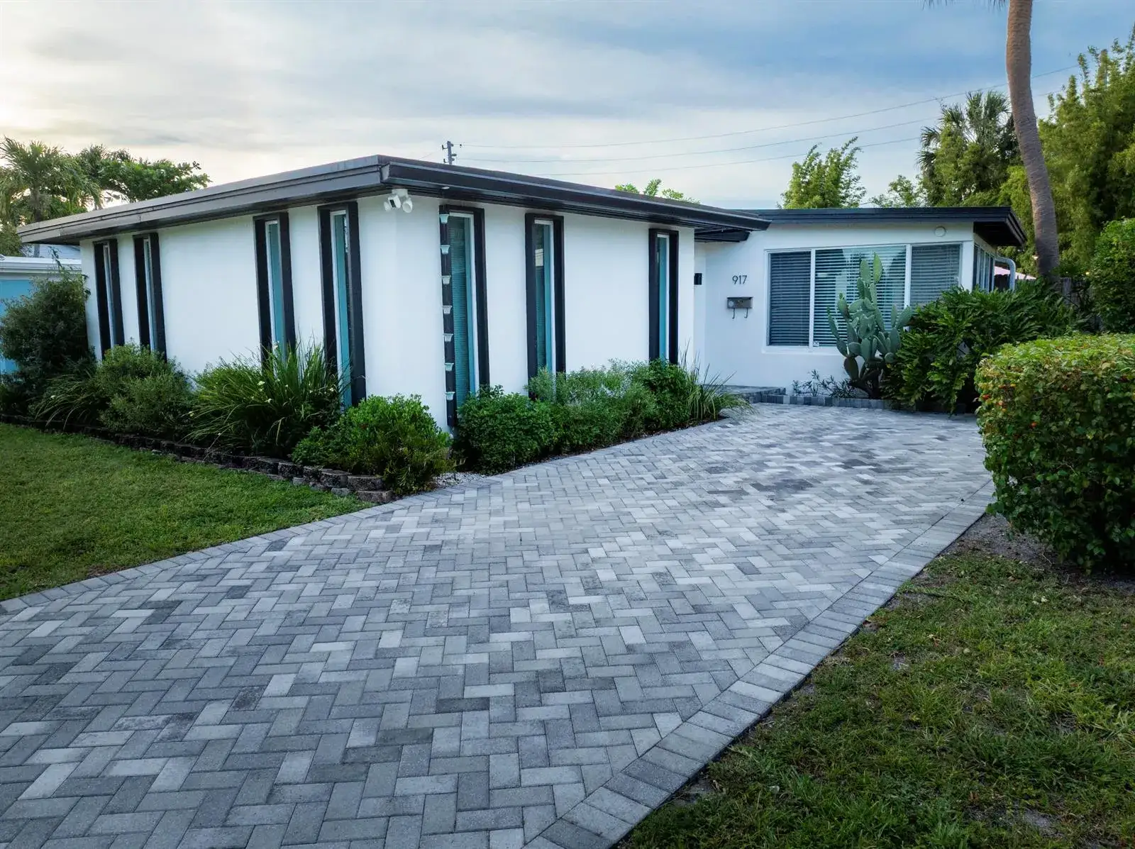 3 bedroom 2 bath Residential for sale at 917 NE 18th Street, Fort Lauderdale FL 33305