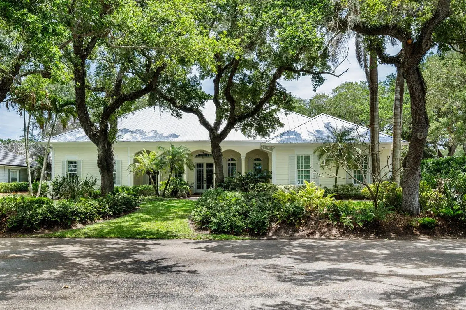 3 bedroom 2 bath Residential for sale at 1031 River Trail, Indian River Shores FL 32963