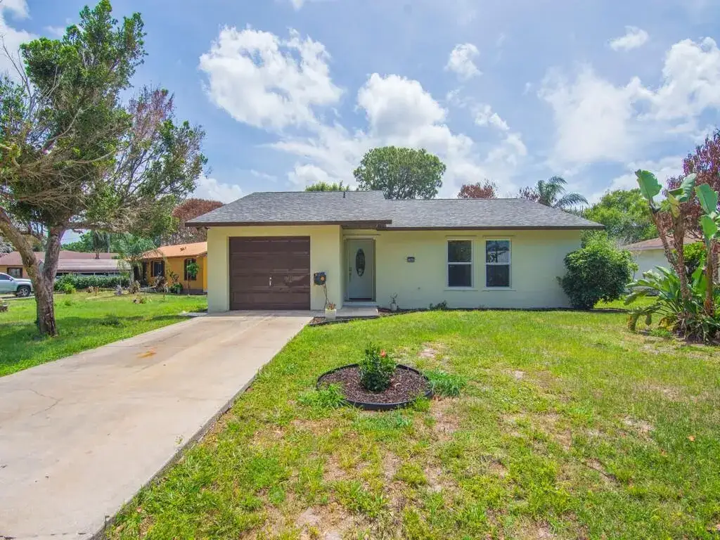 2 bedroom 2 bath Residential for sale at 4065 46th Lane, Vero Beach FL 32967