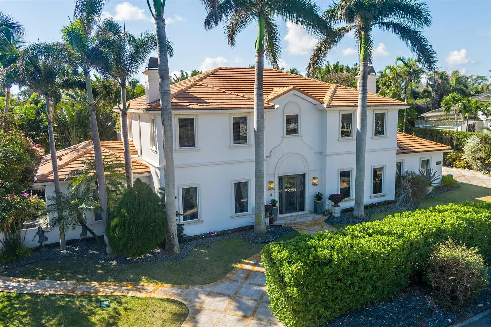 4 bedroom 5 bath Residential for sale at 286 Jamaica Lane, Palm Beach FL 33480