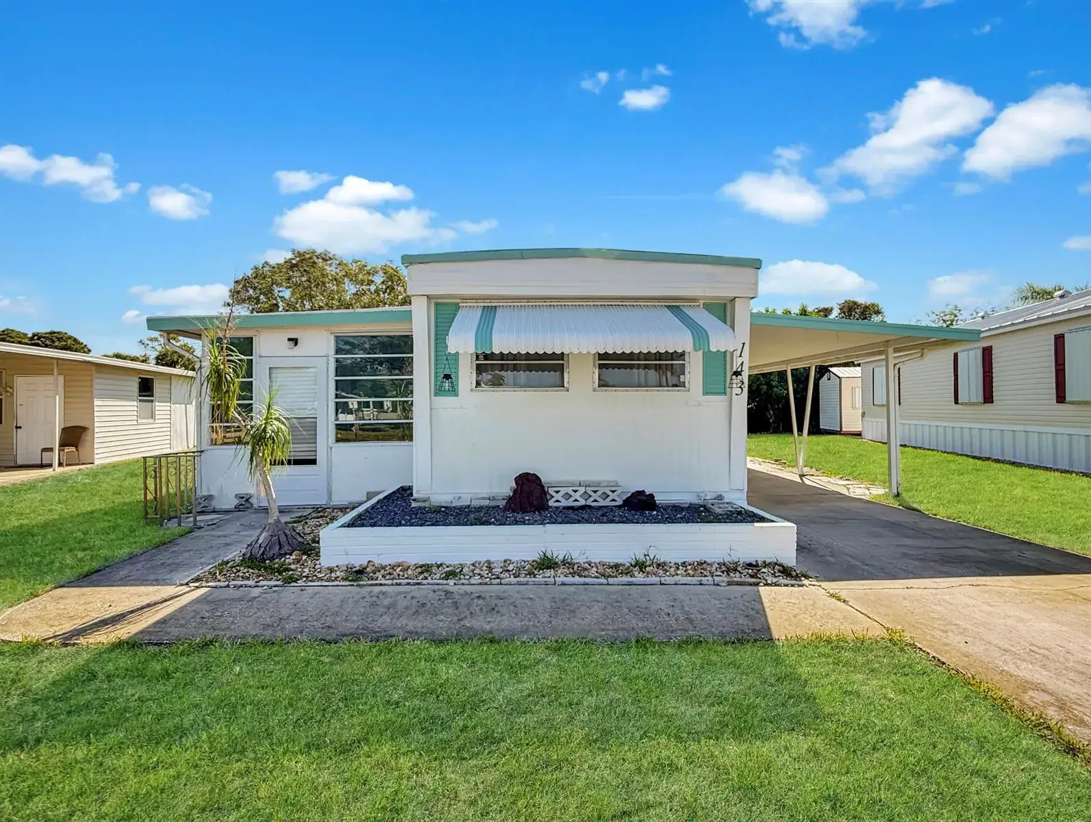 2 bedroom 1 bath Residential for sale at 143 SE Easy Street, Stuart FL 34994