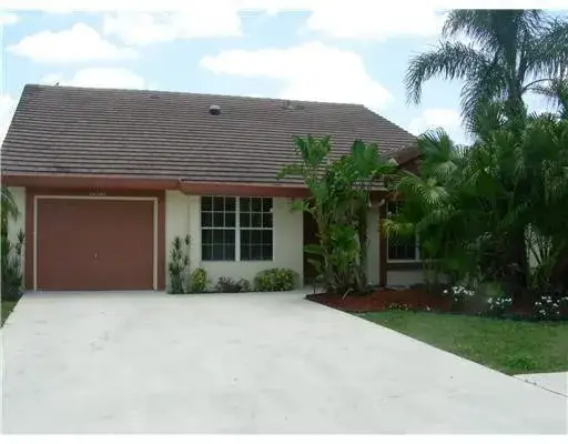 3 bedroom 2 bath Residential for sale at 19600 Sea Pines Way, Boca Raton FL 33498