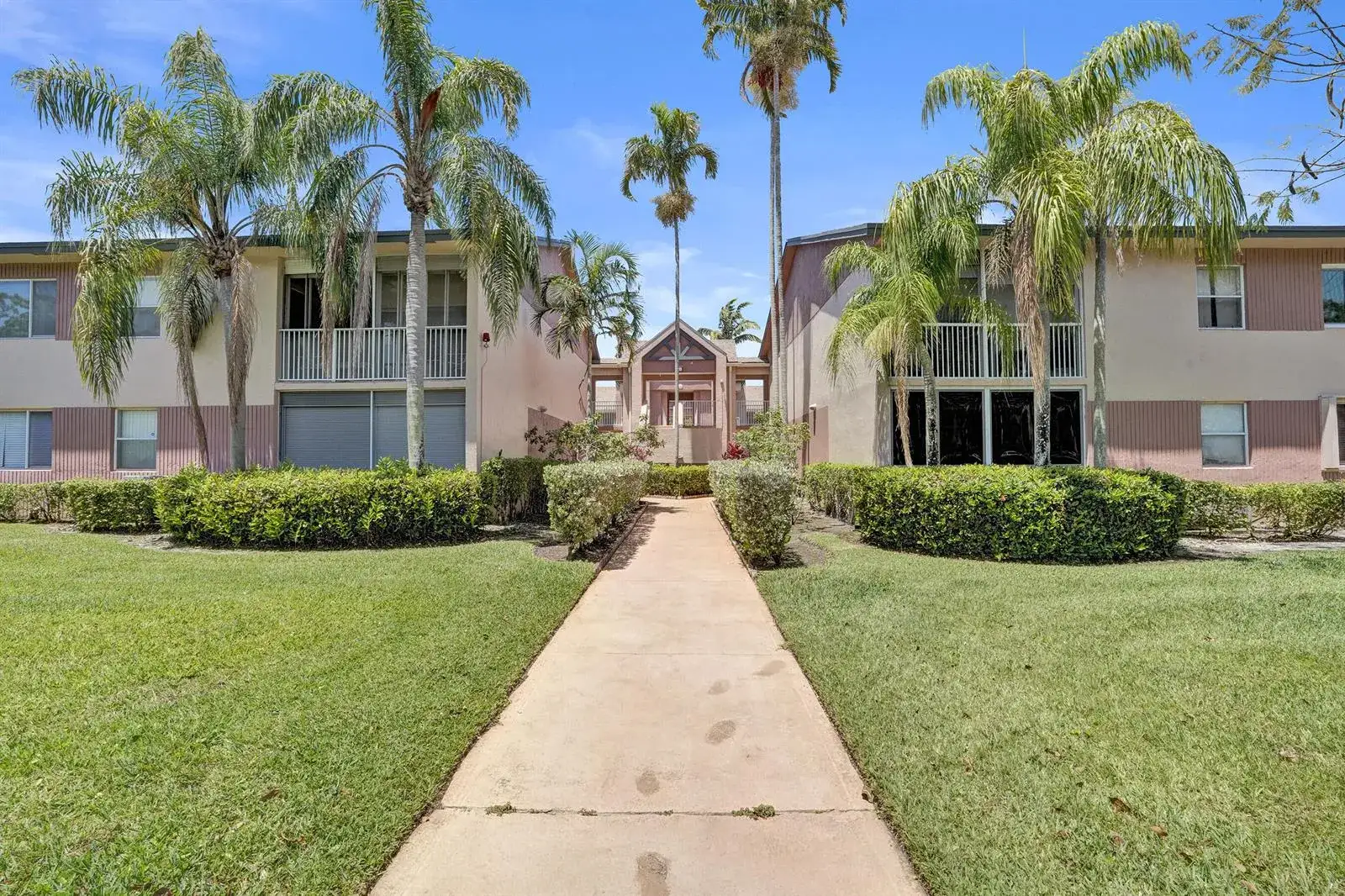 2 bedroom 2 bath Residential for sale at 7243 S Devon Drive, Tamarac FL 33321