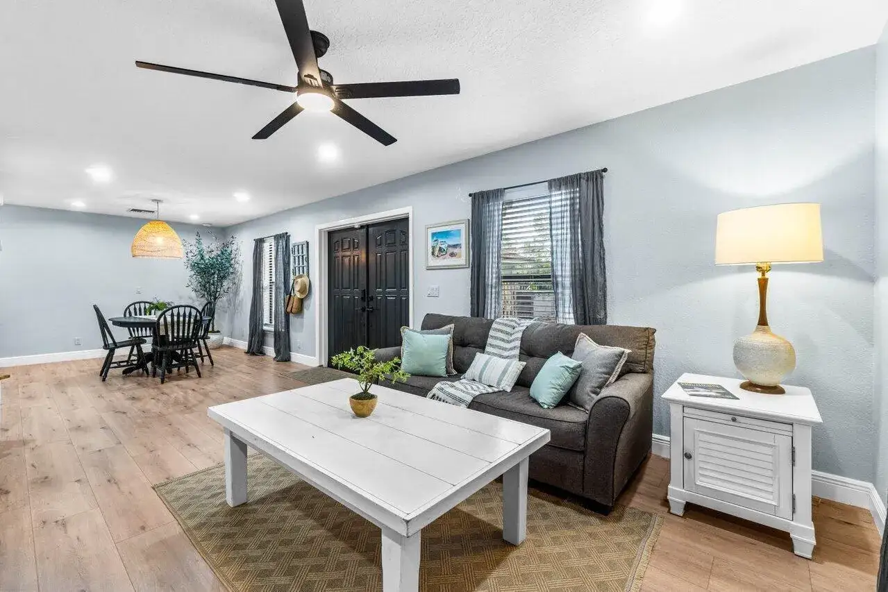 1 bedroom 1 bath Residential Lease for rent at 3303 Custer Avenue, Lake Worth FL 33467