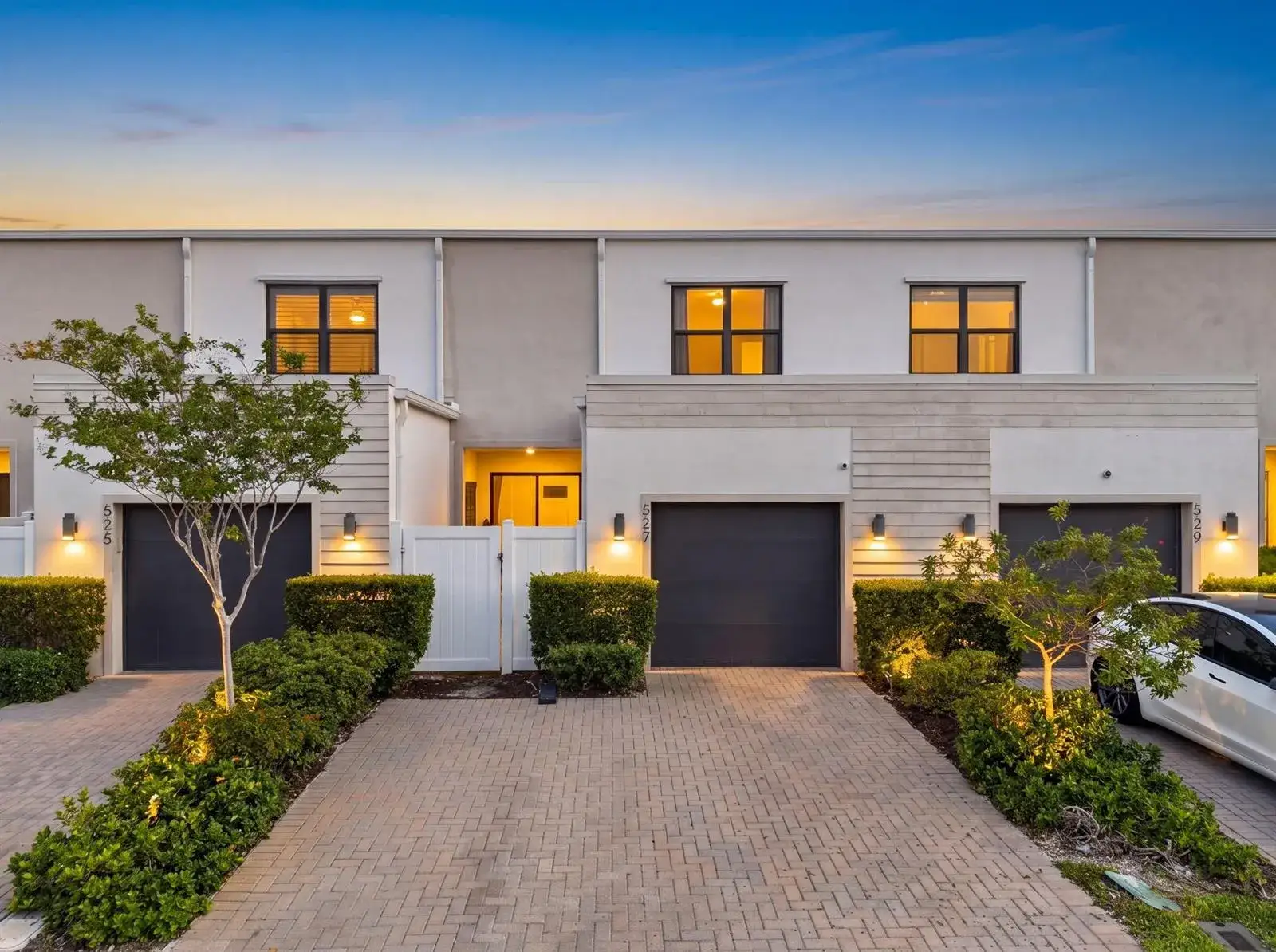3 bedroom 2 bath Residential for sale at 527 NW 17th Street, Fort Lauderdale FL 33311