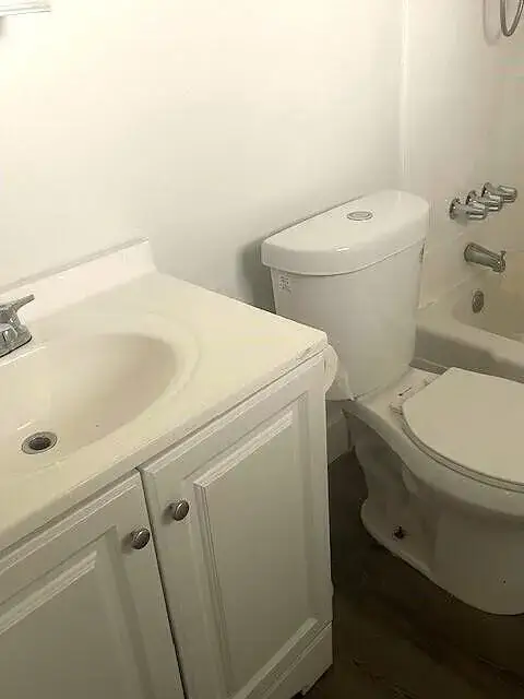 2 bedroom 2 bath Residential Lease for rent at 1451 NW 20th Court # b, Fort Lauderdale FL 33311