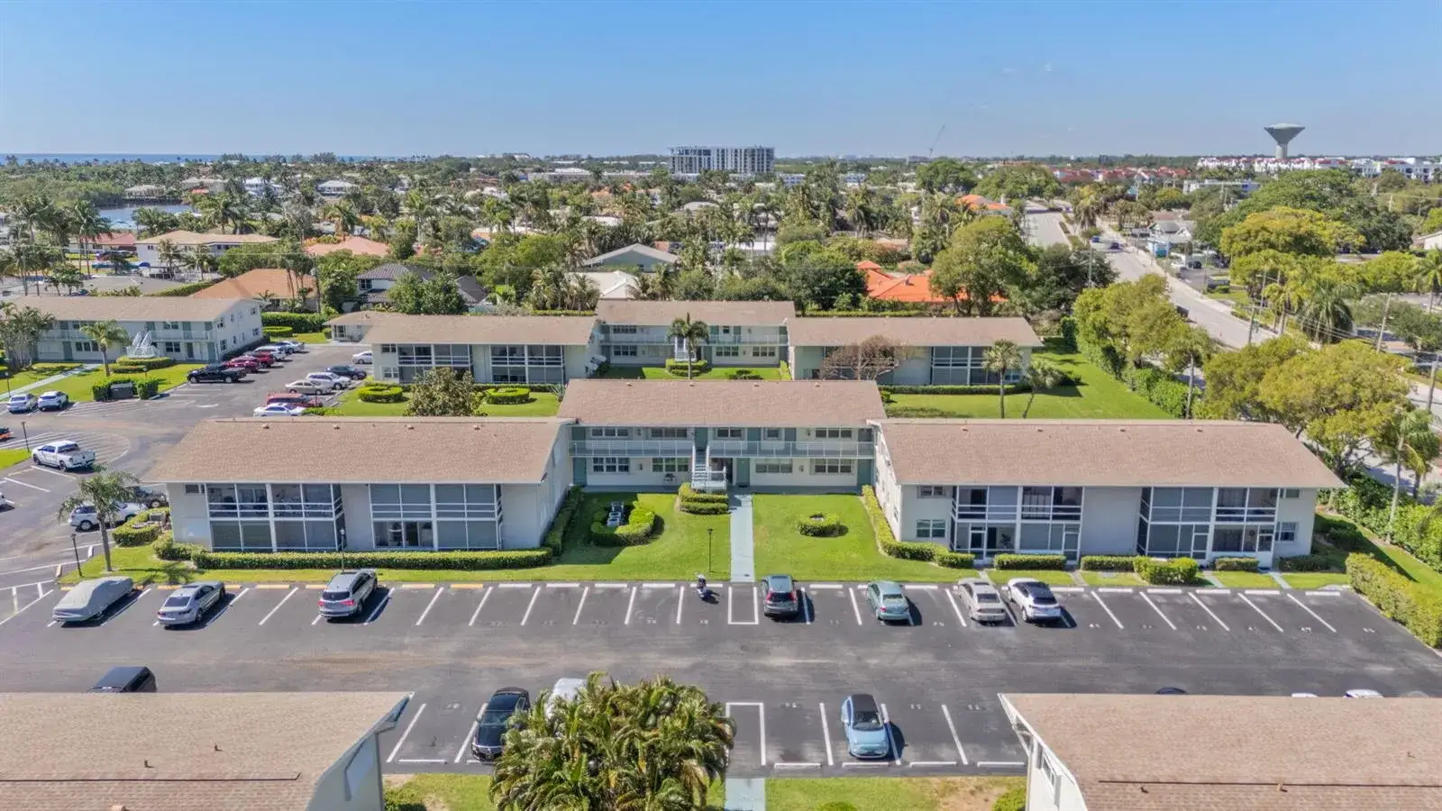 1 bedroom 1 bath Residential for sale at 740 W Horizons W # 203, Boynton Beach FL 33435
