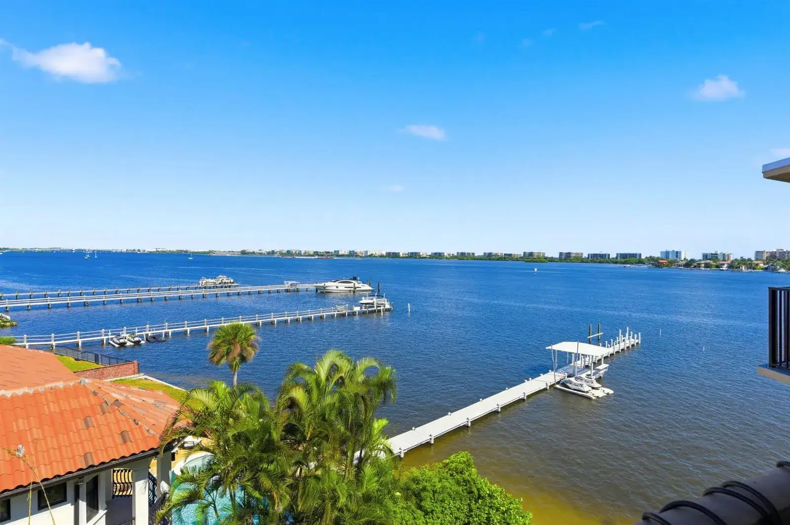 2 bedroom 2 bath Residential Lease for rent at 896 N Federal Highway # 523, Lantana FL 33462