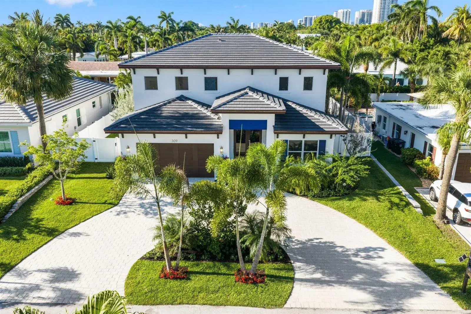 5 bedroom 4 bath Residential for sale at 309 Claremont Lane, West Palm Beach FL 33404
