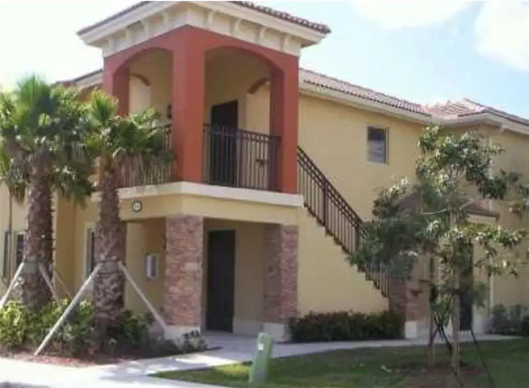 970 NE 34th Avenue # 204, Homestead FL 33033