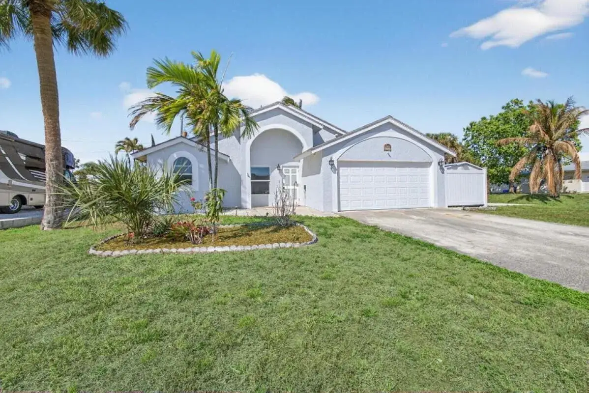 3 bedroom 2 bath Residential for sale at 6223 Kendrick Street, Jupiter FL 33458