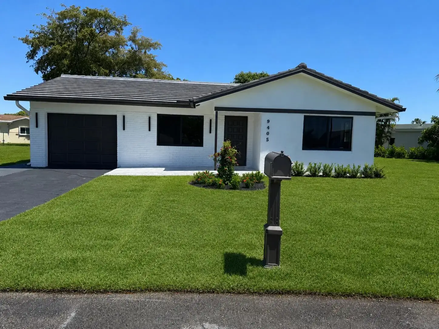 2 bedroom 2 bath Residential for sale at 9405 NW 74th Street, Tamarac FL 33321