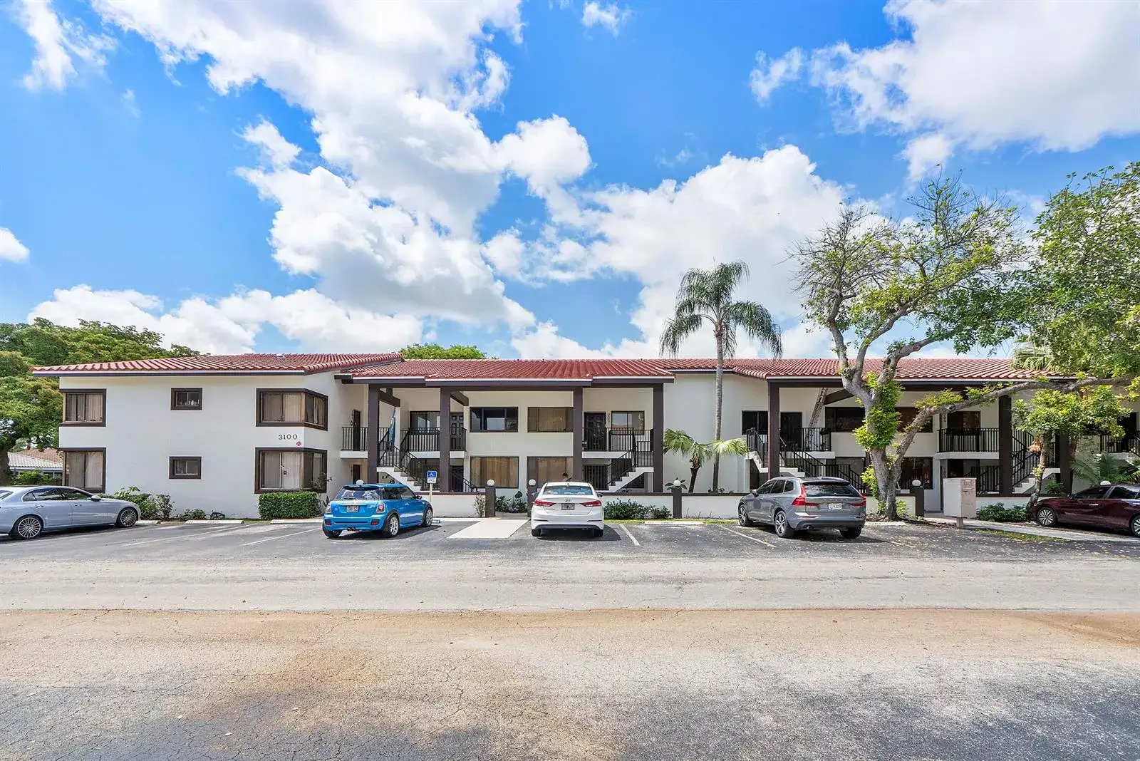 2 bedroom 2 bath Residential for sale at 3100 NW 46th Street # 102, Oakland Park FL 33309