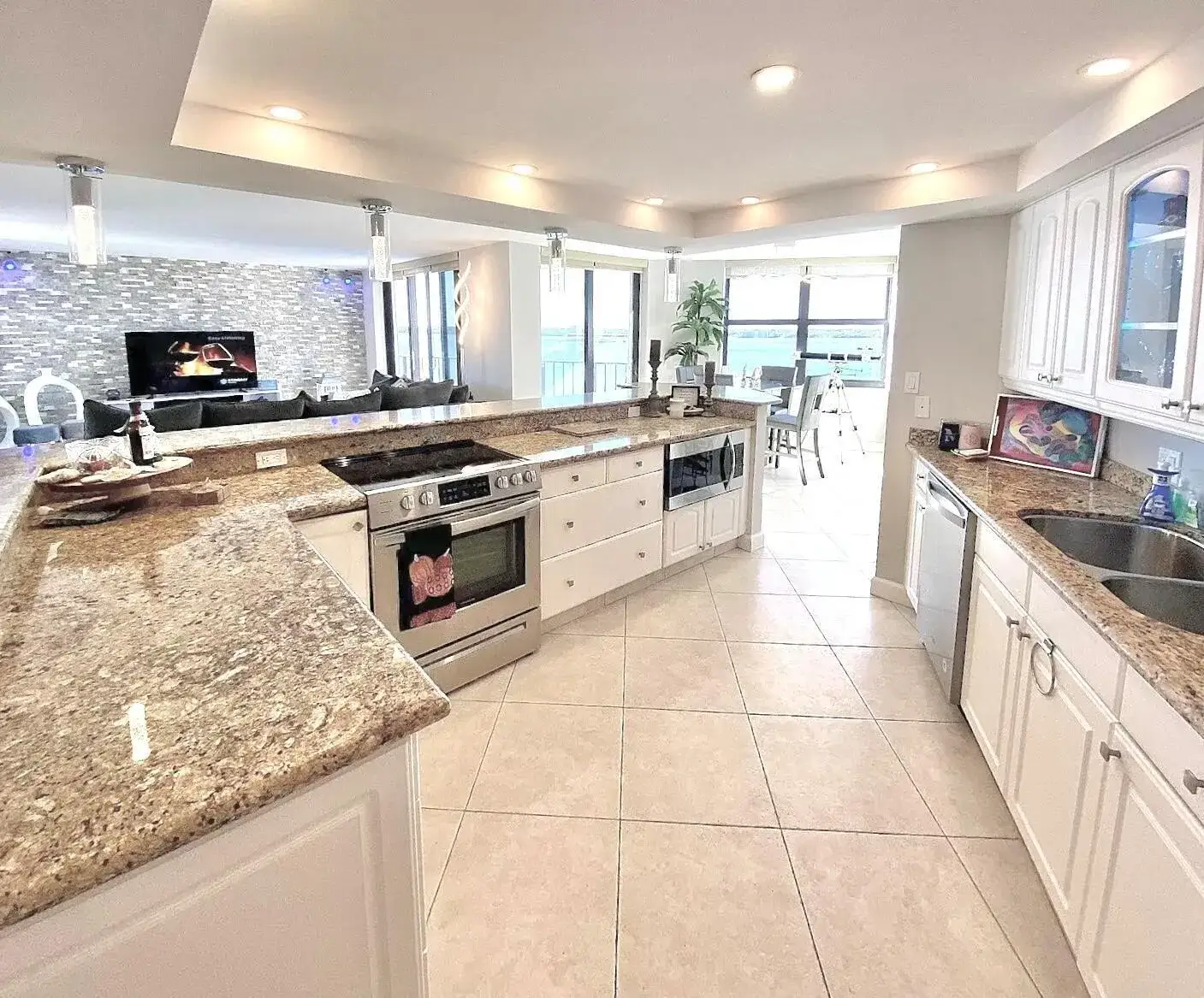 2 bedroom 2 bath Residential Lease for rent at 5420 N Ocean Drive # 906, Singer Island FL 33404