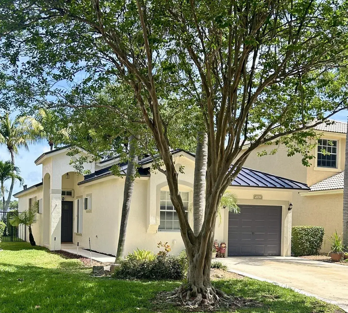 3 bedroom 2 bath Residential for sale at 4939 Pelican Street, Coconut Creek FL 33073
