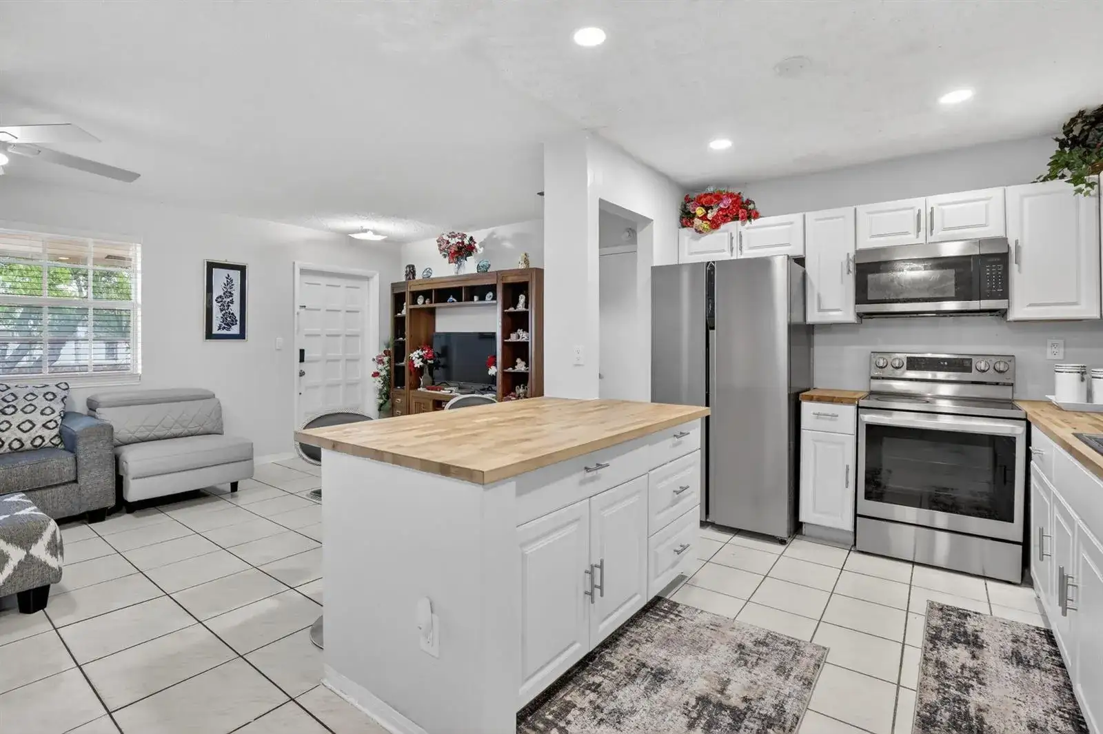 4 bedroom 2 bath Residential for sale at 1411 NW 89th Avenue, Pembroke Pines FL 33024