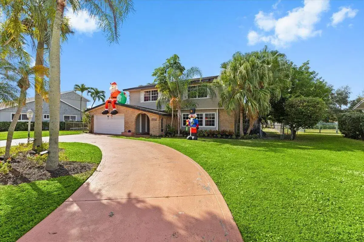 4 bedroom 3 bath Residential for sale at 3179 Hoylake Road, Lake Worth FL 33467