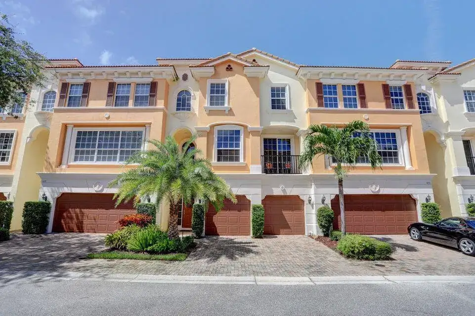 3 bedroom 3 bath Residential for sale at 5645 NE Trieste Way, Boca Raton FL 33487