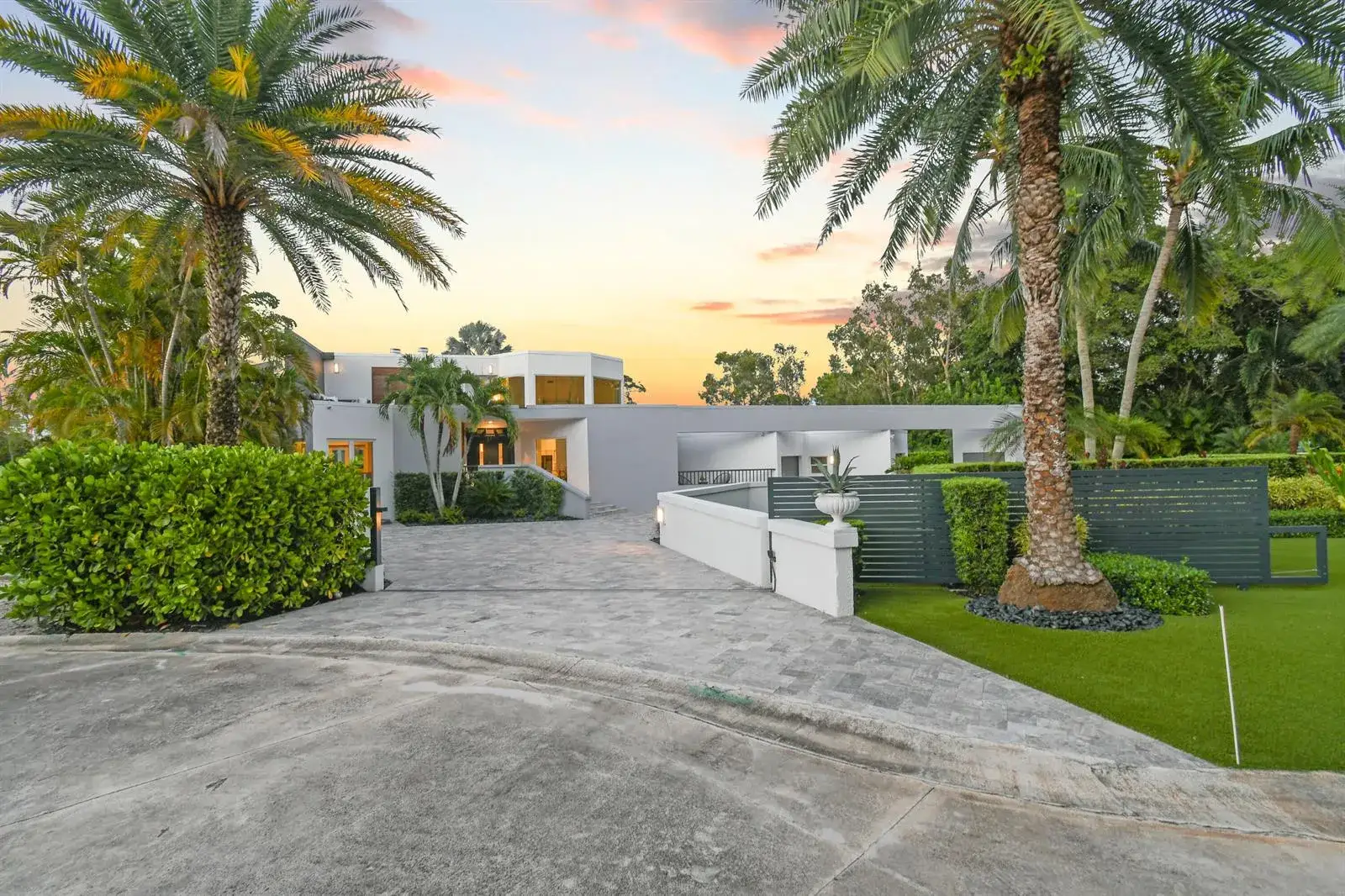 5 bedroom 4 bath Residential for sale at 10561 SE Le Parc, Jupiter FL 33469