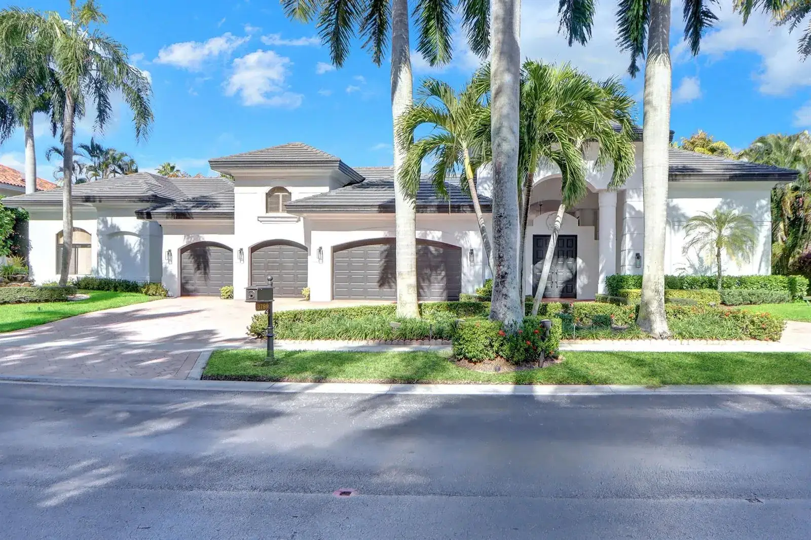 6 bedroom 6 bath Residential for sale at 3799 Coventry Lane, Boca Raton FL 33496