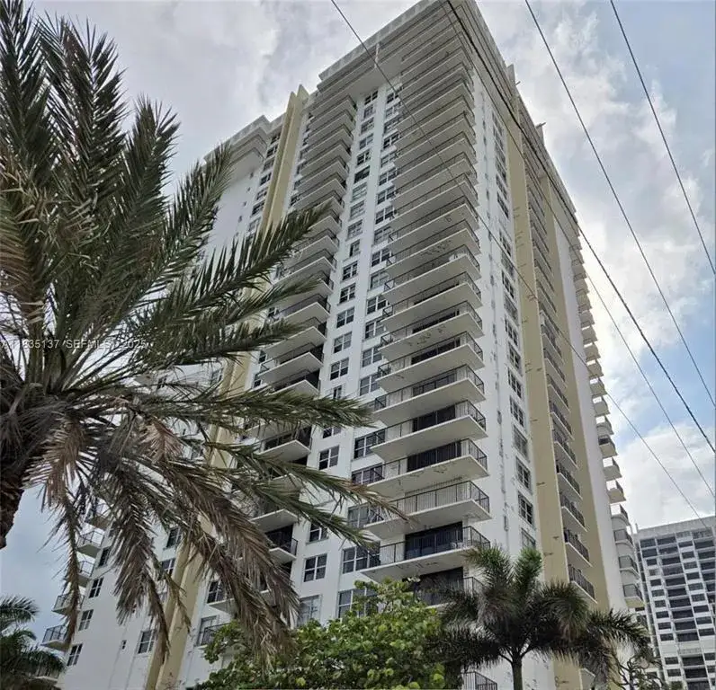 2 bedroom 2 bath Residential for sale at 2201 S Ocean Drive # 1705, Hollywood FL 33019