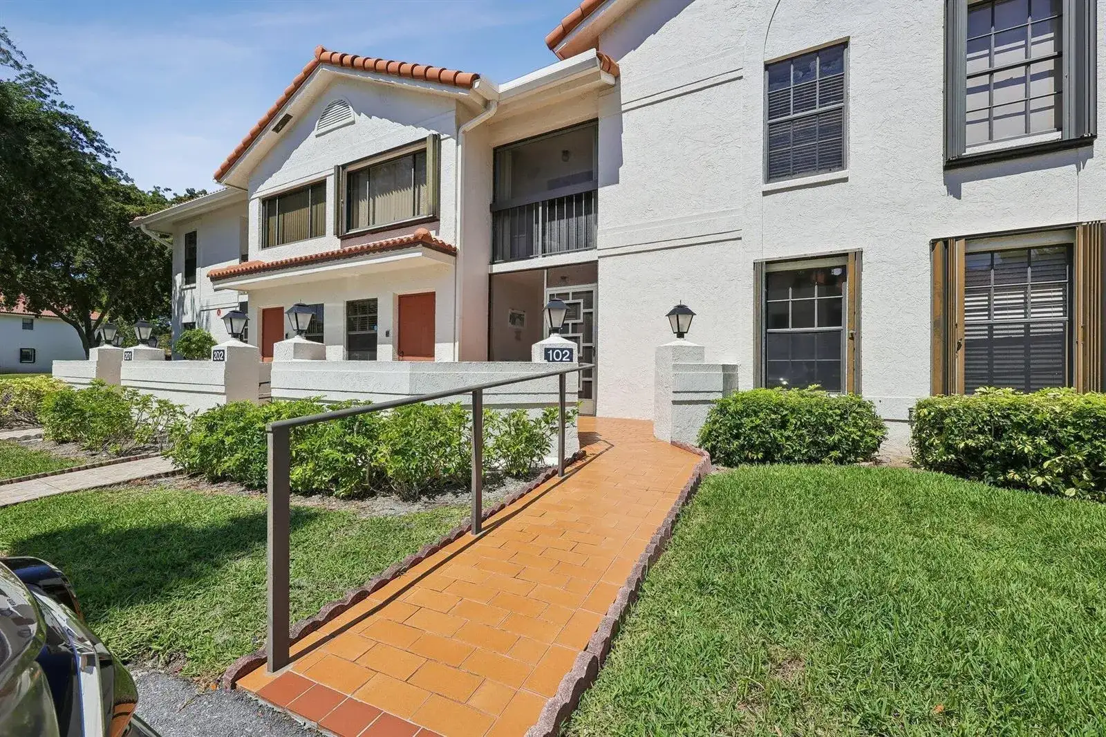 2 bedroom 2 bath Residential for sale at 9681 E Sills Dr E # 102, Boynton Beach FL 33437