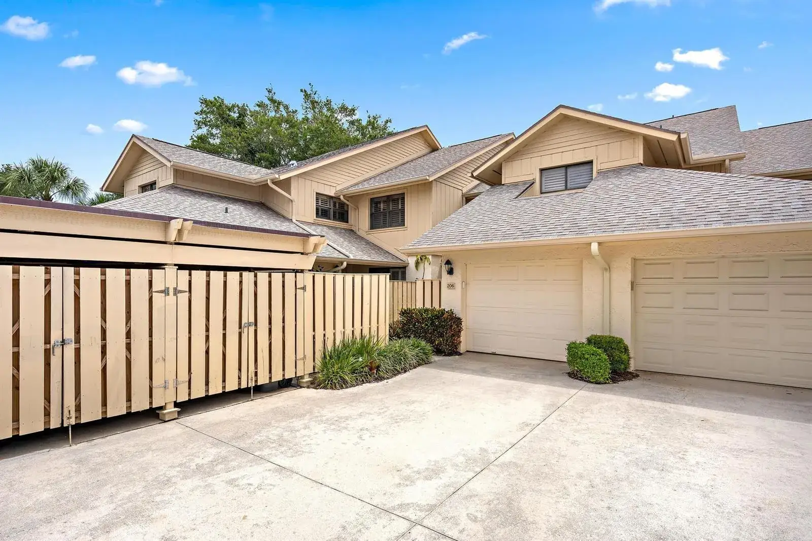 3 bedroom 2 bath Residential for sale at 17165 Waterbend Drive # 206, Jupiter FL 33477