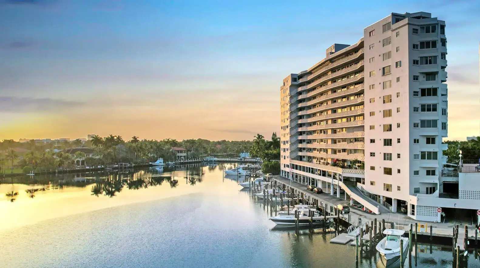 2 bedroom 1 bath Residential for sale at 333 Sunset Drive # 404, Fort Lauderdale FL 33301