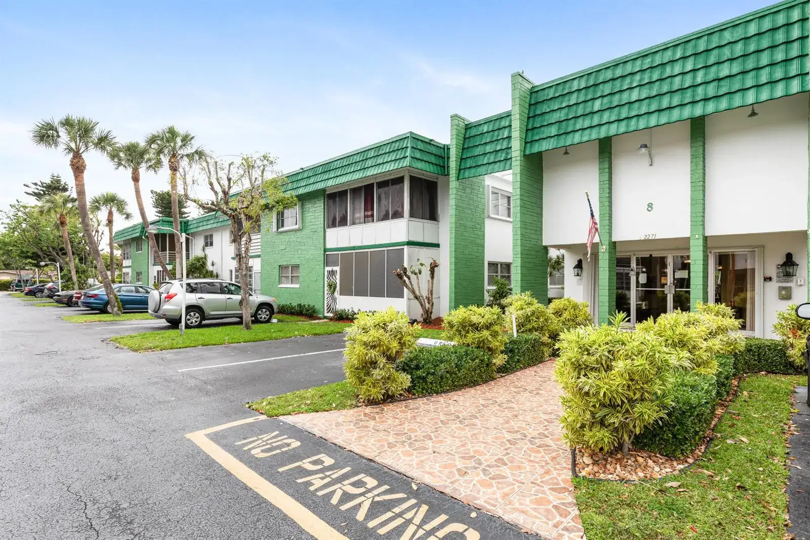 2 bedroom 2 bath Residential for sale at 2271 NW 48th Terrace # 111, Lauderhill FL 33313