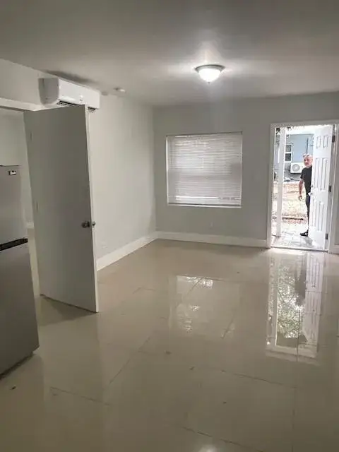 1 bedroom 1 bath Residential Lease for rent at 12322 NE 6th Avenue # 2, North Miami FL 33161