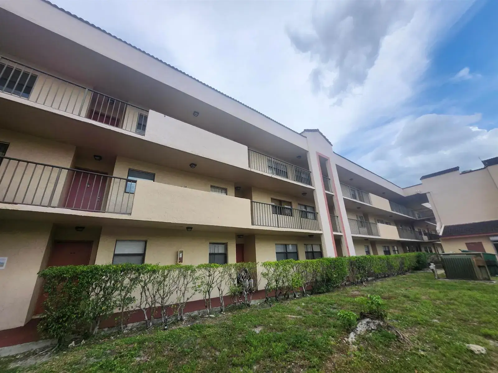 2 bedroom 2 bath Residential Lease for rent at 3470 Foxcroft Road # 207, Miramar FL 33025