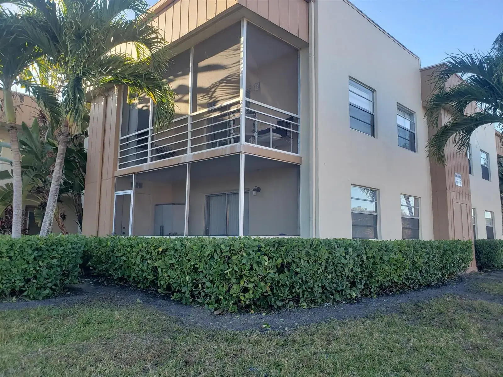 2 bedroom 2 bath Residential Lease for rent at 166 Piedmont, Delray Beach FL 33484