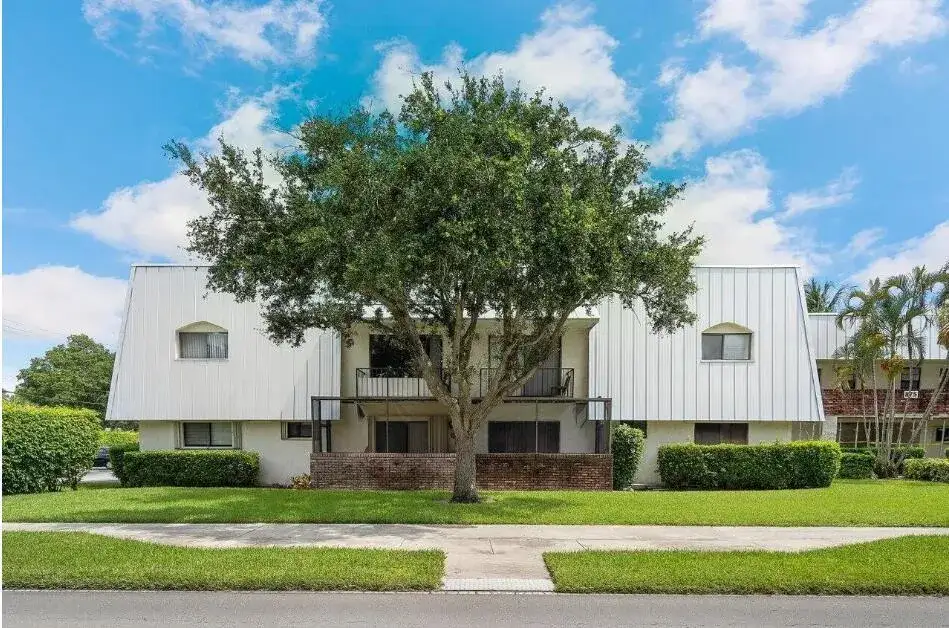 2 bedroom 2 bath Residential for sale at 875 NW 13th Street # 405, Boca Raton FL 33486