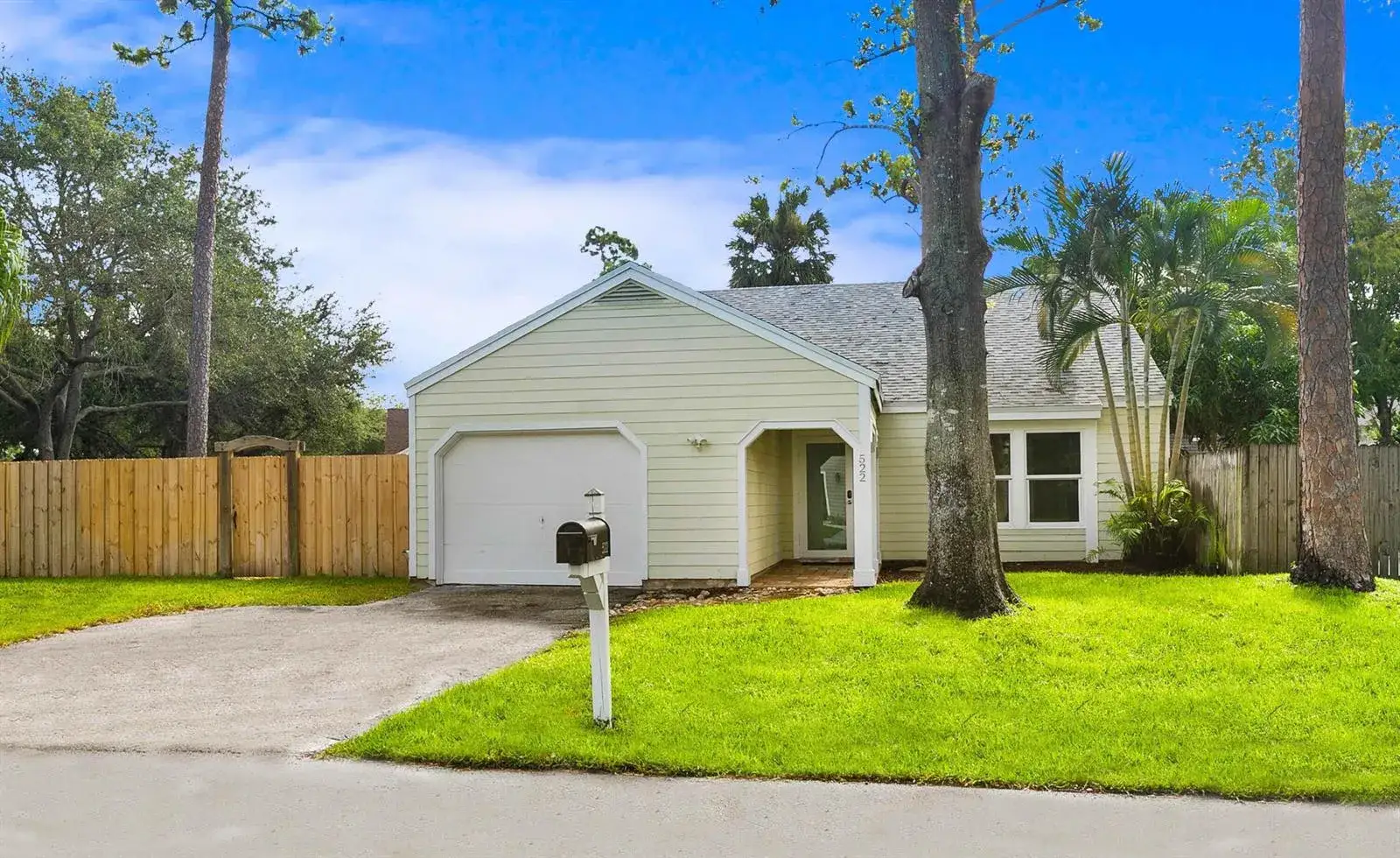 2 bedroom 2 bath Residential Lease for rent at 522 Goldenwood Way, Wellington FL 33414