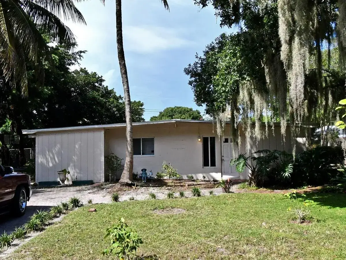 2 bedroom 2 bath Residential for sale at 336 Borraclough Street, Fort Pierce FL 34982