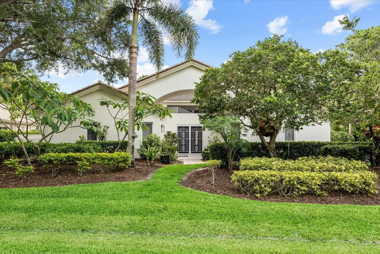3 bedroom 2 bath Residential for sale at 1515 NW Sawgrass Way, Palm City FL 34990