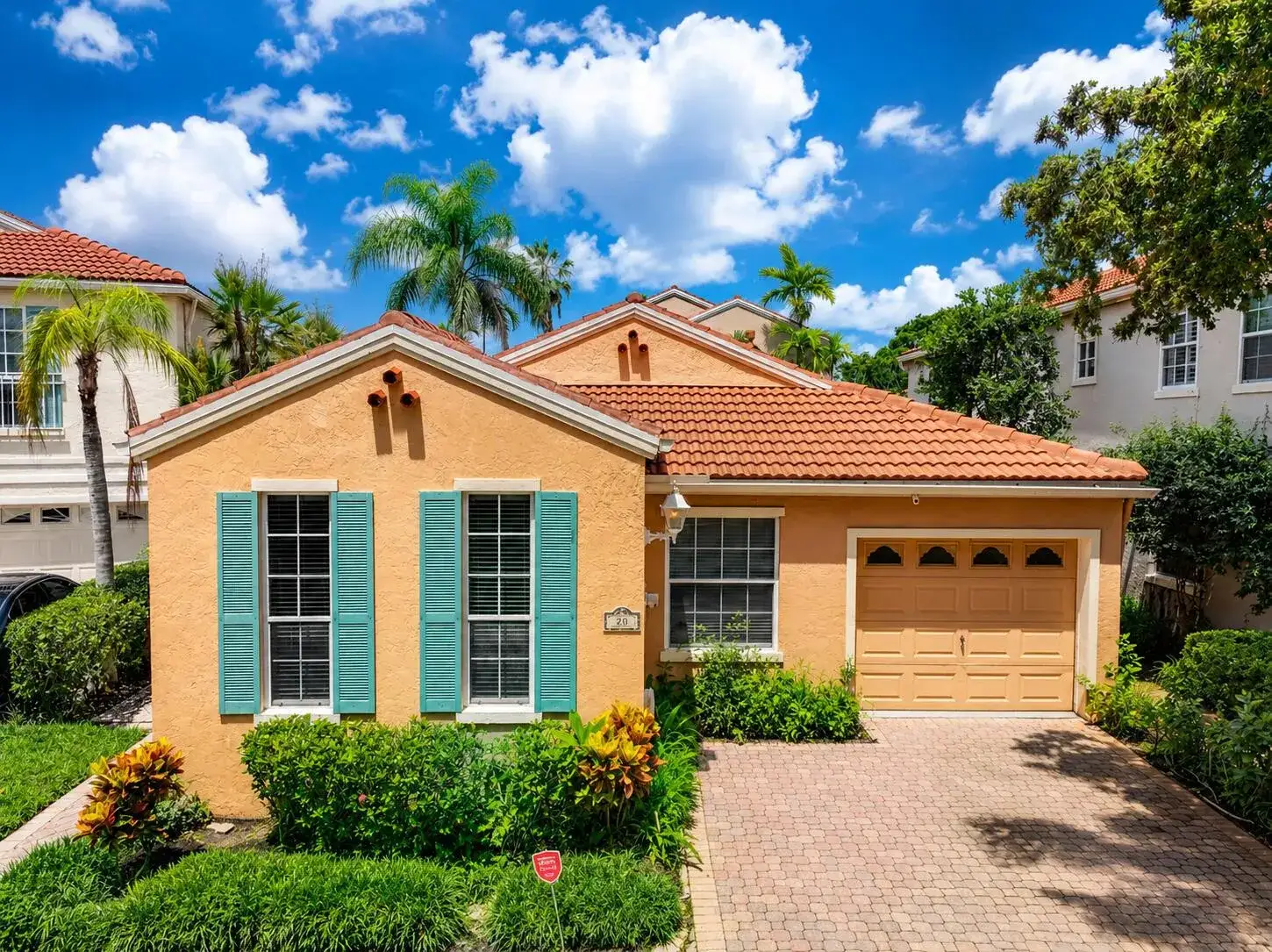 3 bedroom 2 bath Residential for sale at 20 Via Aurelia, Palm Beach Gardens FL 33418