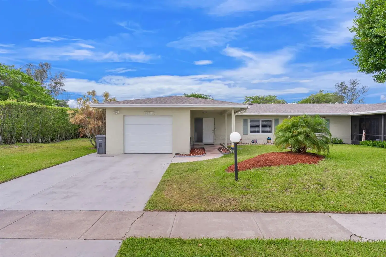 2 bedroom 2 bath Residential for sale at 13491 Via Vesta, Delray Beach FL 33484