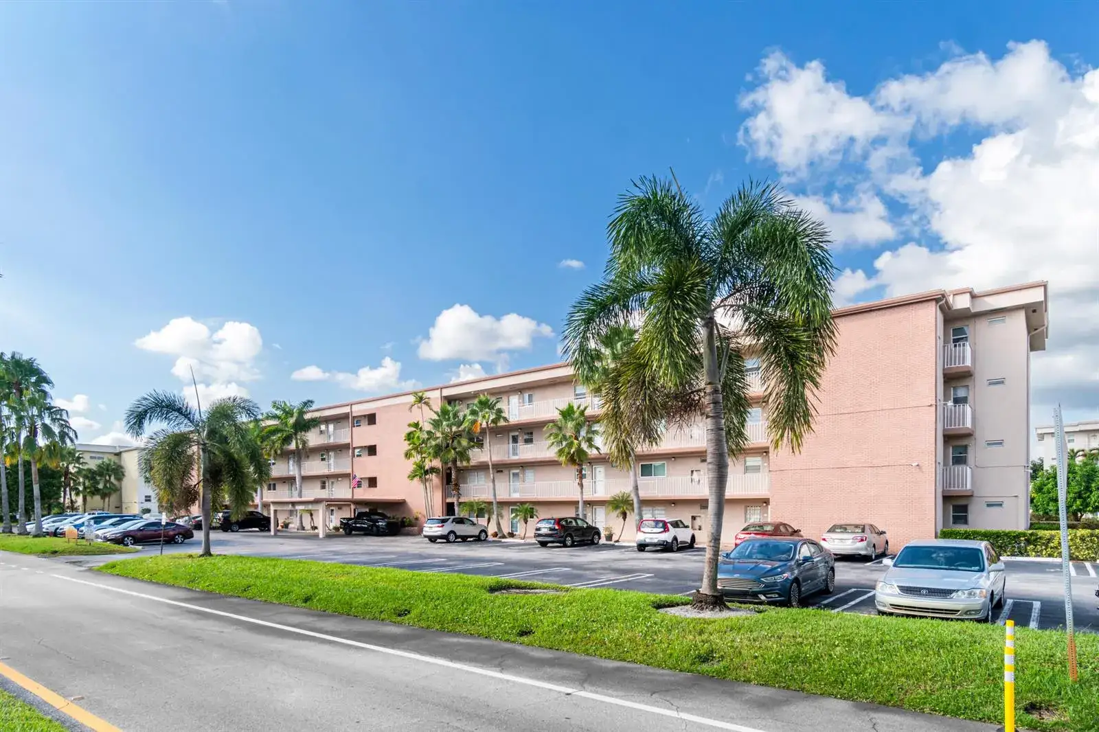 2 bedroom 2 bath Residential for sale at 2615 NE 1st Court # 410, Boynton Beach FL 33435