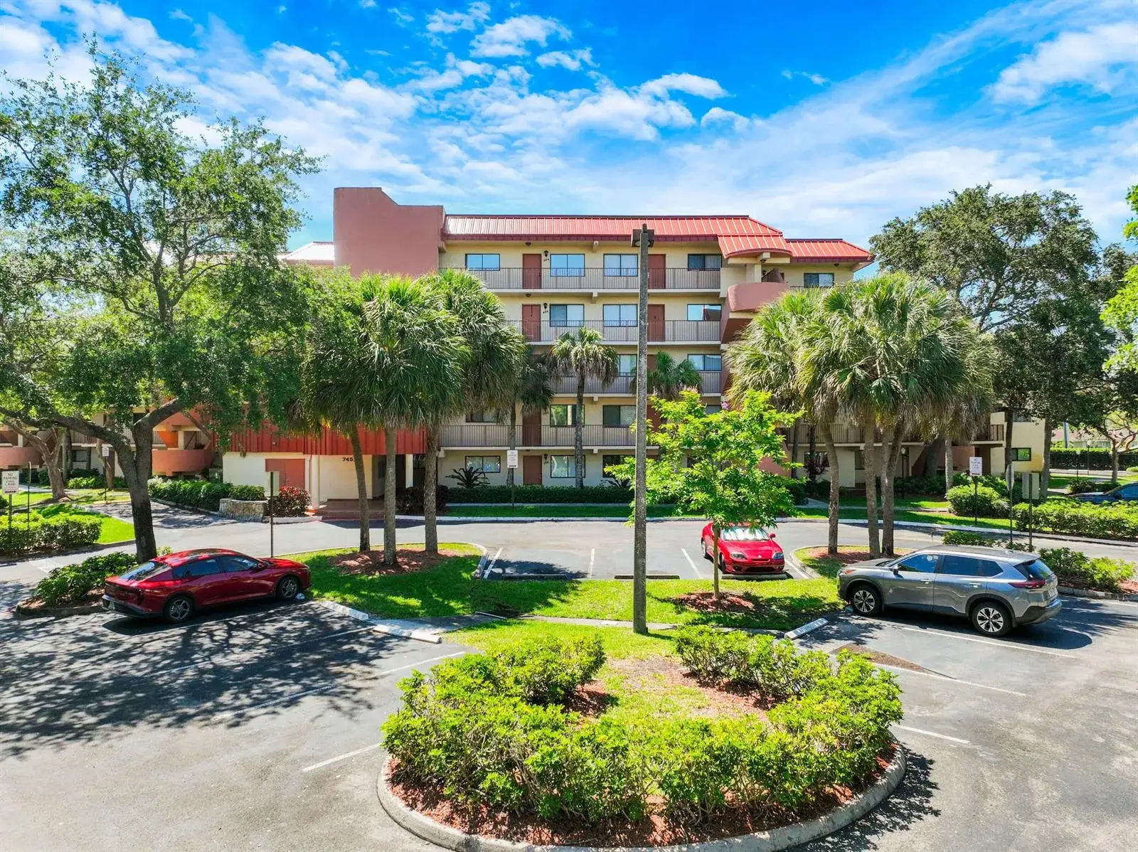 2 bedroom 2 bath Residential for sale at 7451 NW 16th Street # 108, Plantation FL 33313
